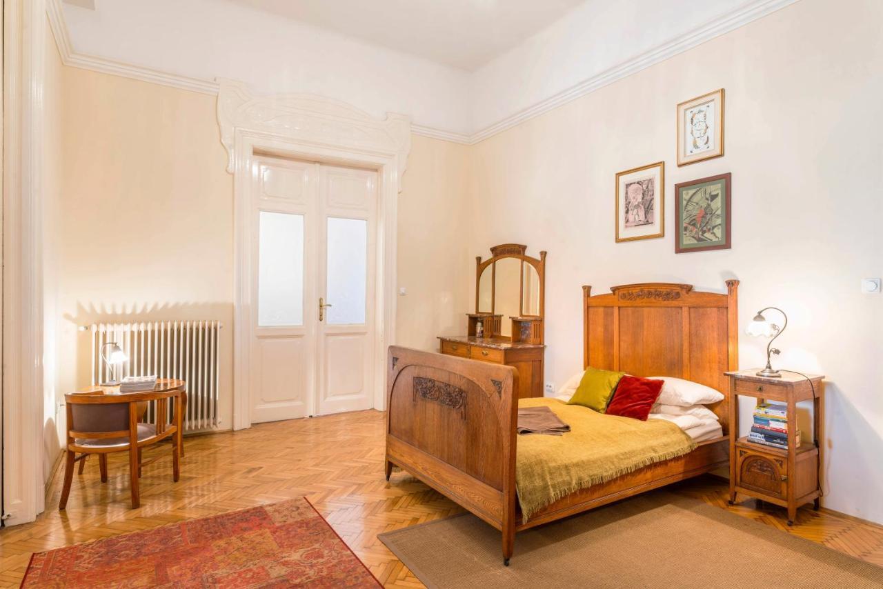Stunning Spacious Art Nouveau Apart , Grand Piano Apartment Budapest Bagian luar foto