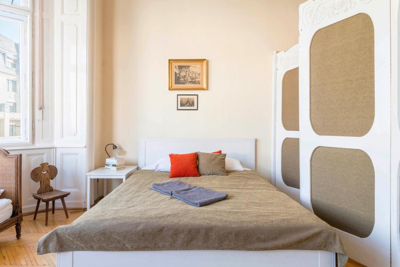 Stunning Spacious Art Nouveau Apart , Grand Piano Apartment Budapest Bagian luar foto